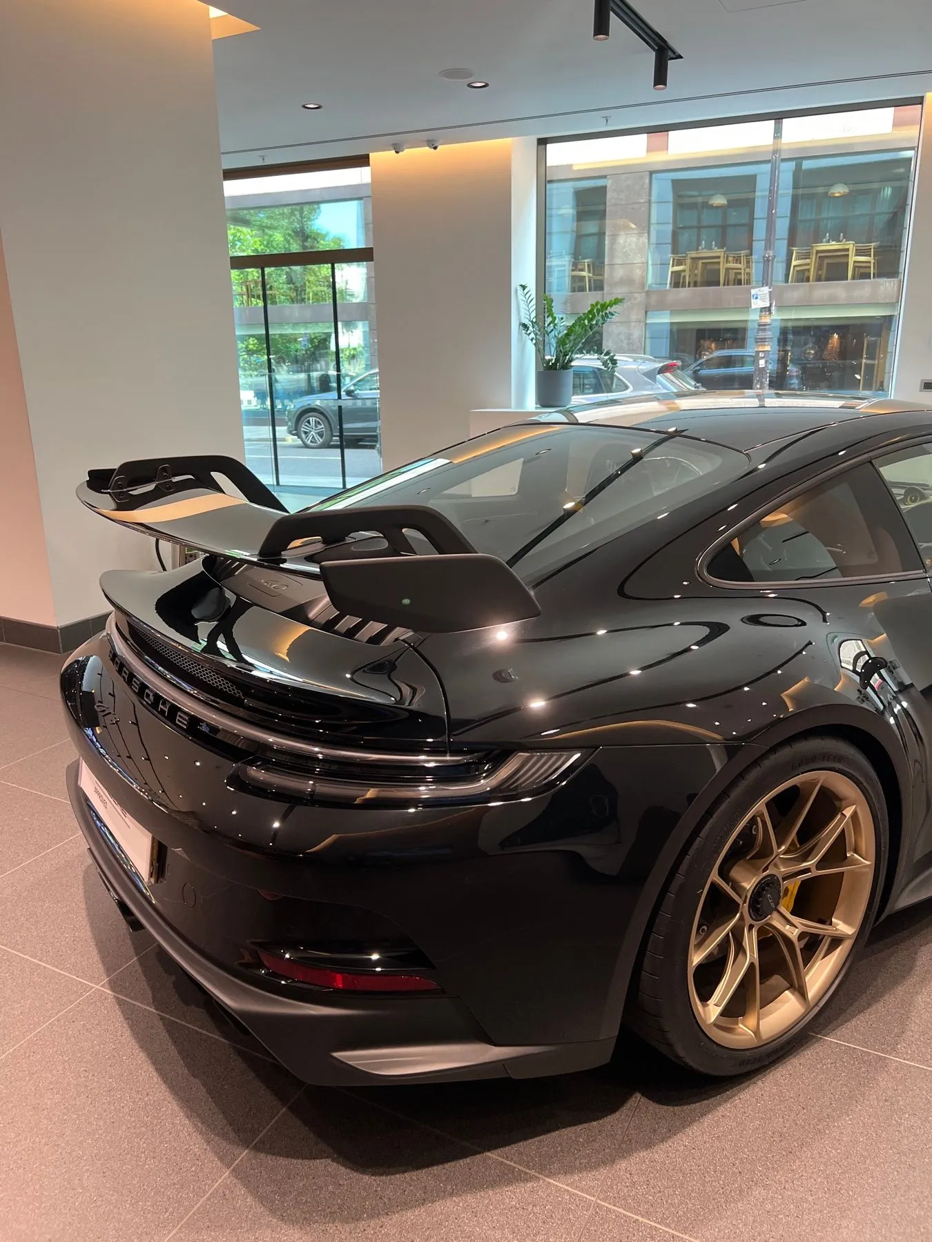 Showroom stop